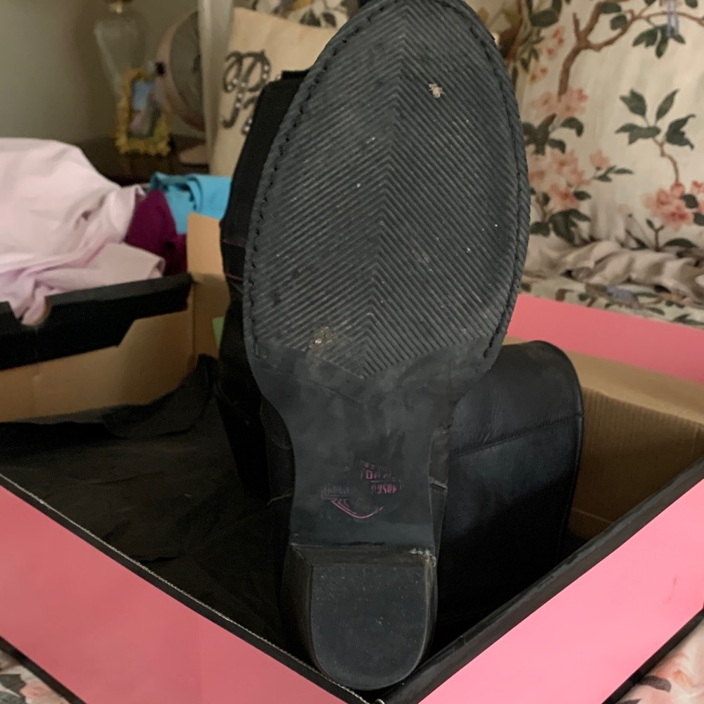 Boots - Picture 4 of 4